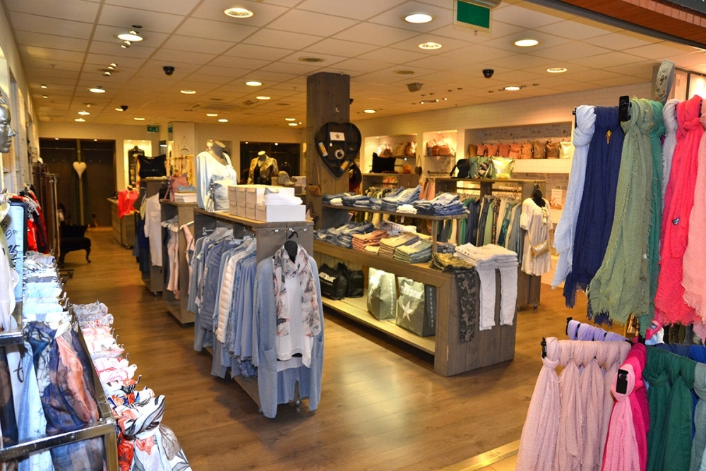 Station Zachtmoedigheid Inzet Dresscode fashion stores - Winkelcentrum Reigerhof